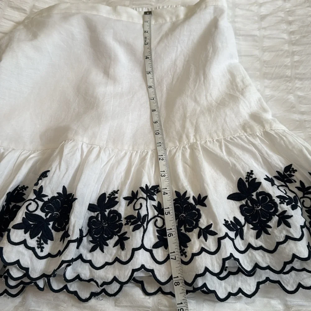 NWT J. Crew White Skirt with Navy Blue Floral Embroidery Scalloped Hem Sice  S